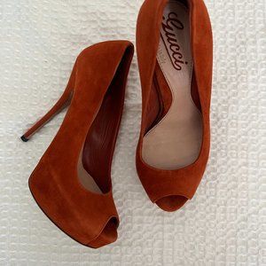 Gucci Platform Pumps (36) *WORN ONCE*